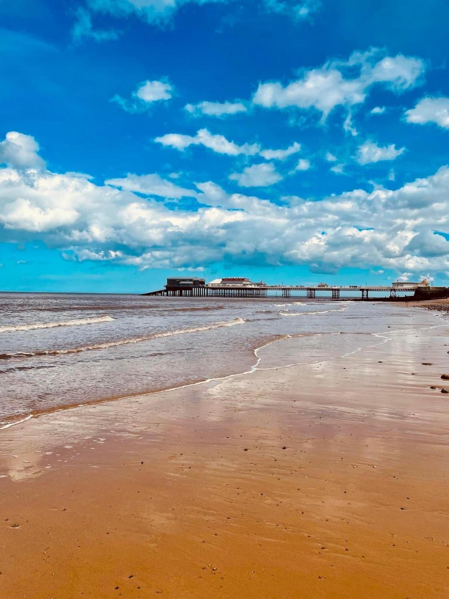 Beach Hut Seaside Cottage Шерингем Экстерьер фото